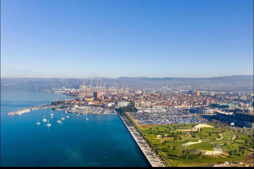 Lovely Apartment With Fabulous View Koper Exterior photo
